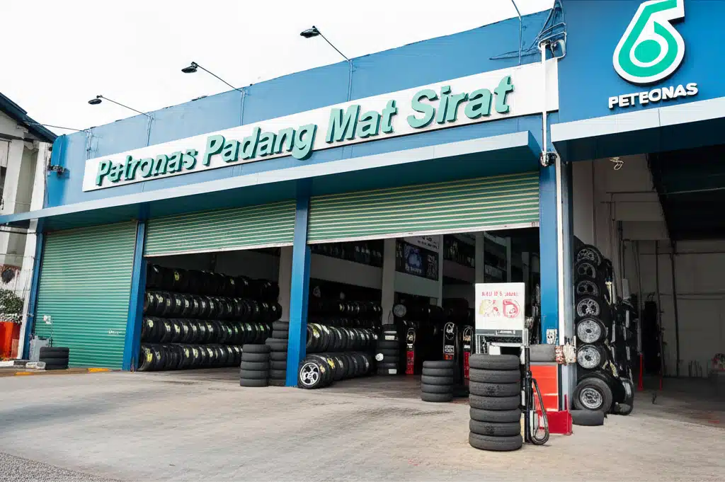 Petronas Padang Mat Sirat: Landmark Ikonik di Langkawi, Malaysia