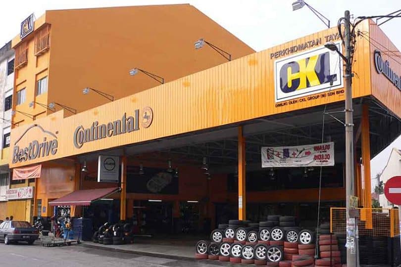 KEDAI TAYAR DAN BAIKI KERETA 1 kedai tayar dan baiki kereta