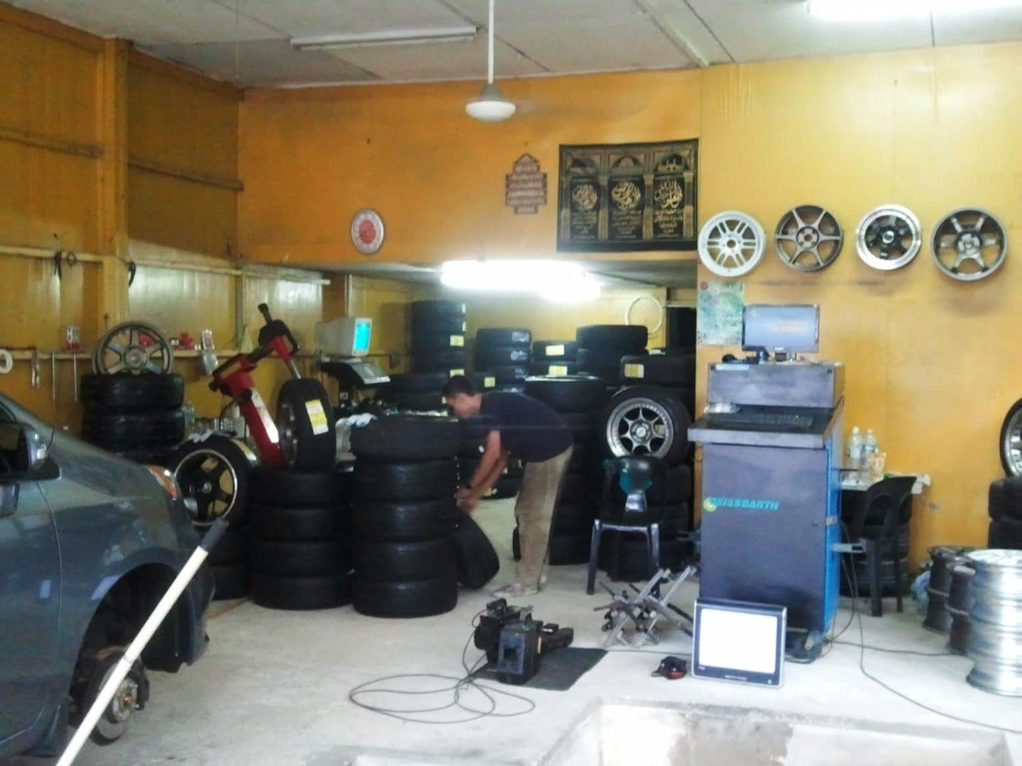 kedai tayar merchang