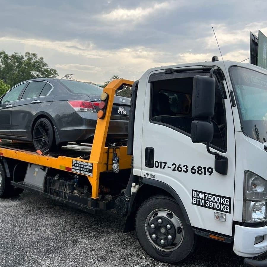 TYRE SERVICE NILAI (LORRY) 1 tyre service nilai lorry